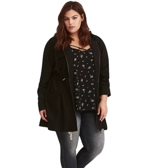 Torrid Strappy Cami Top Size 2 Black Floral Print - Picture 2 of 8